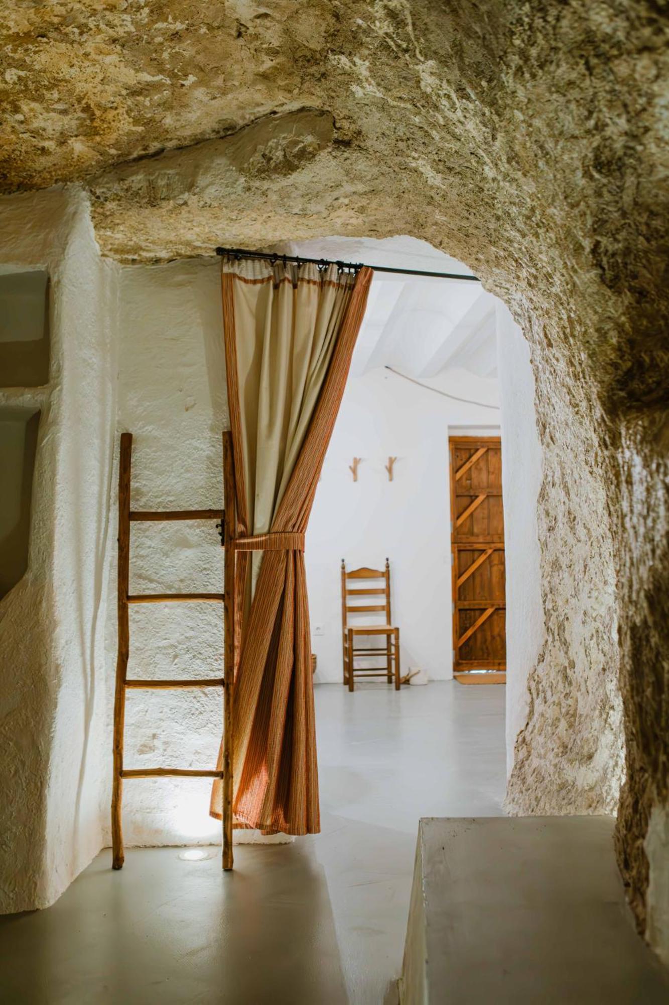 Casa Cueva Tinajas De Naya * Alcala del Jucar